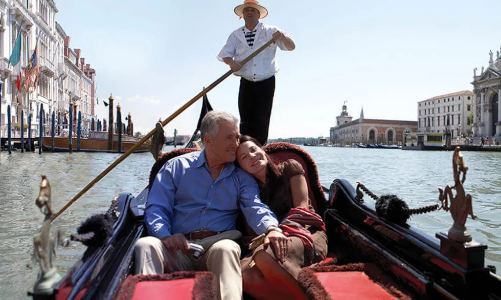 Private Gondola Ride: Canal Cruise for Two