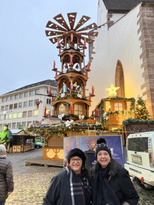 The Gurus, Sandra & Nancy at the Christmas Market