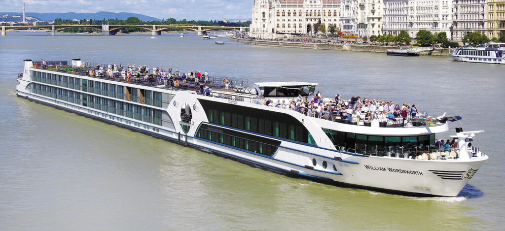 Riveria SS William Wordsworth Riverboat