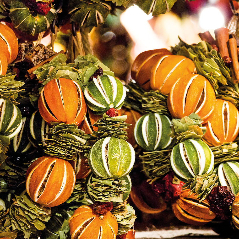 Budapest christmas markets on the danube