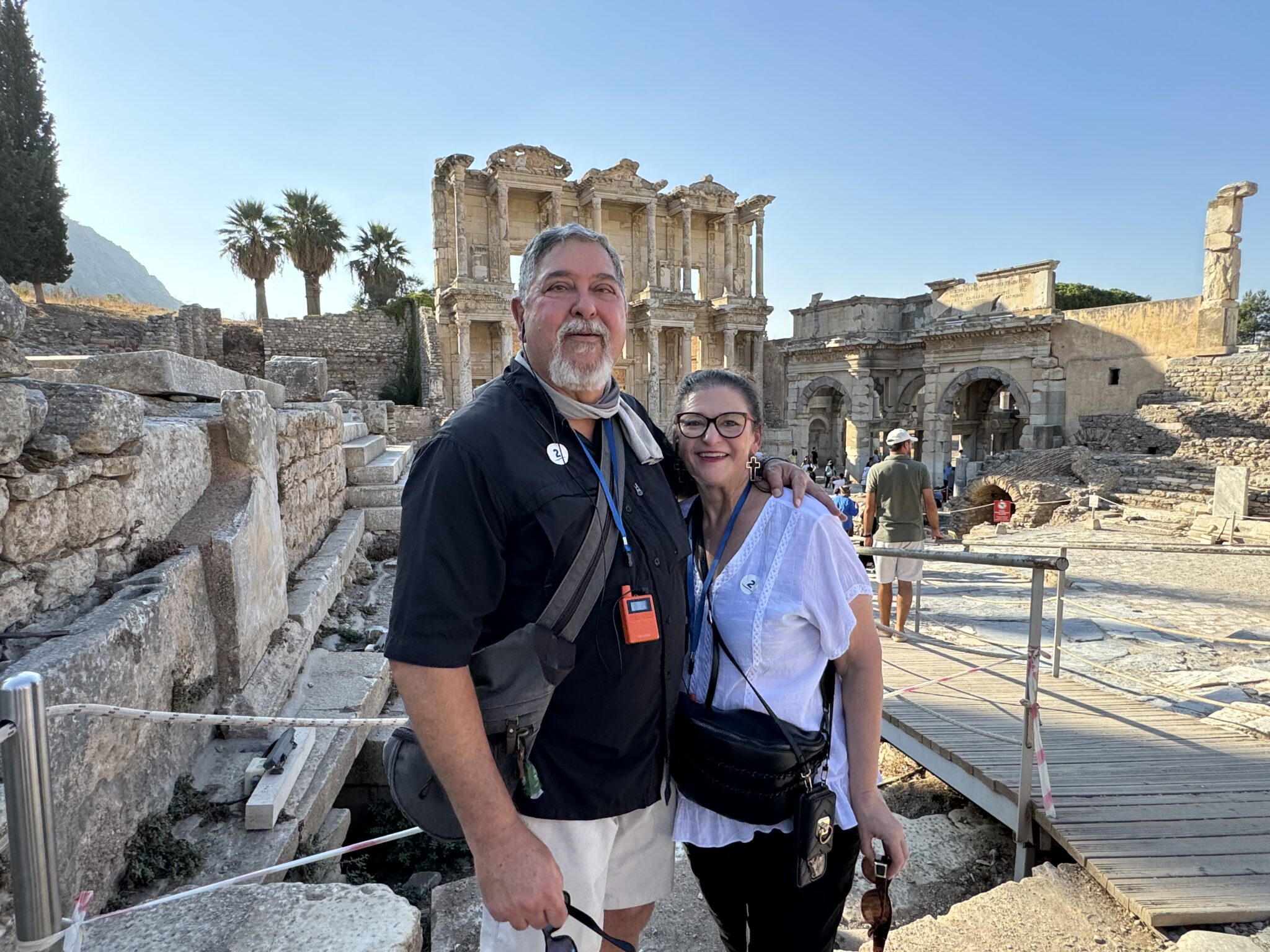 The travel purse Nancy uses and the man sling